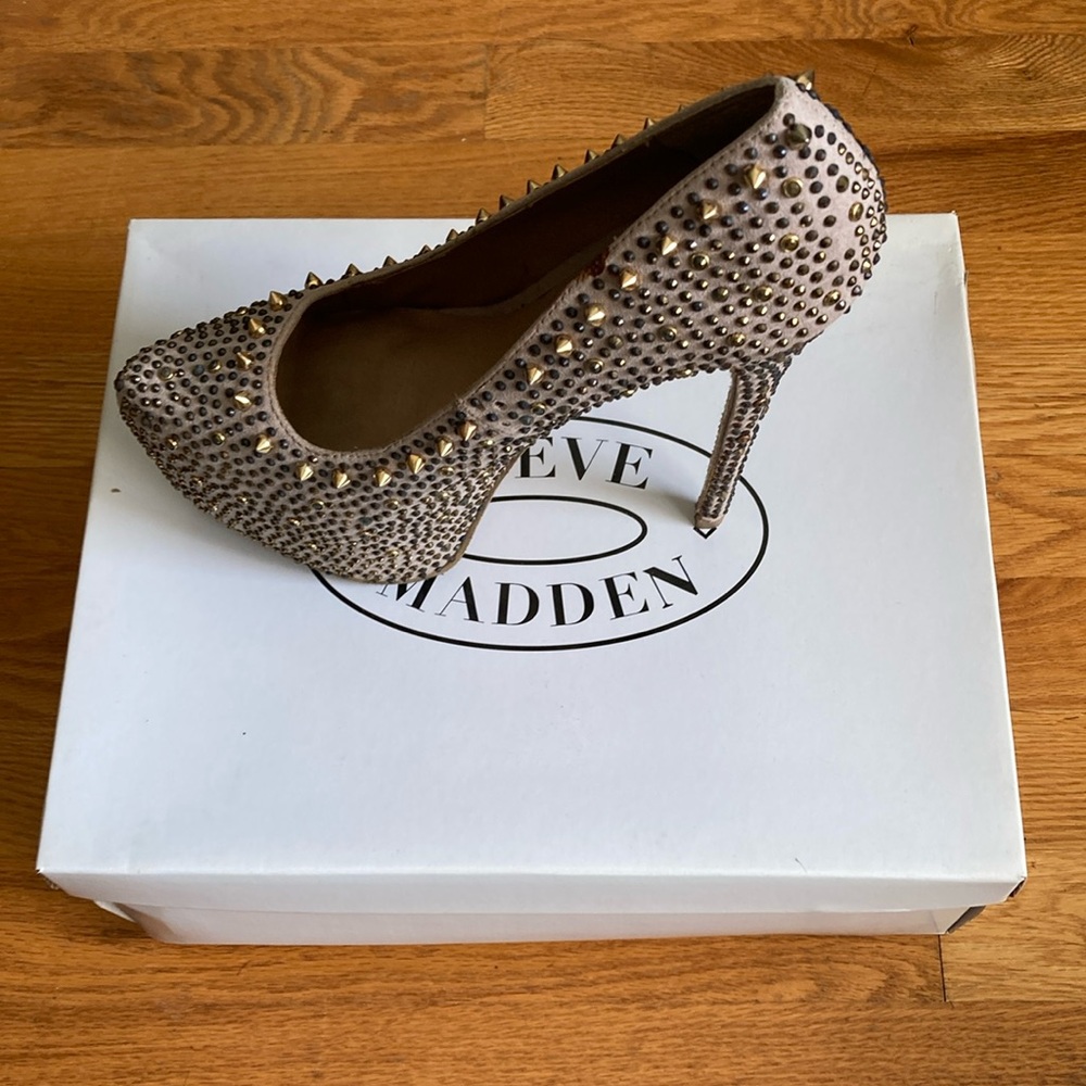 Steve Madden Platform Stud Gold Crystal Embellished Heels - Picture 7 of 9